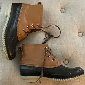 Duck boots . 24 hour sale